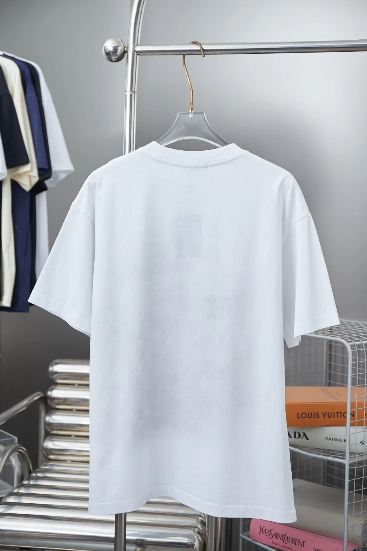 🅿️240 Chrome Hearte 25SS early spring new style Chrome Heart toothbrush embroidered short sleeves Light luxury essential item for daily commuting for men and women Correct version Welcome to compare Detailed features · 280g 100% pure cotton double yarn jersey fabric · Custom dyed in the same vat with special bold 32-count double-ply 1X1 thread · Crocodile toothbrush embroidery pattern➕Imported Australian matte pearl diamonds➕Thick plate texture Crocodile letters. Ready-made garments are dyed and then faded and fried with snowflakes. Then washed to make them look old. General washing to improve the effect·Double-needle stitching and cross-stitch process·Original main mark washed tag brand moisture-proof paper packaging Color: black/white/blue Size: S/M/L/XL